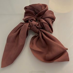 (NEW) Mauve Scrunchie